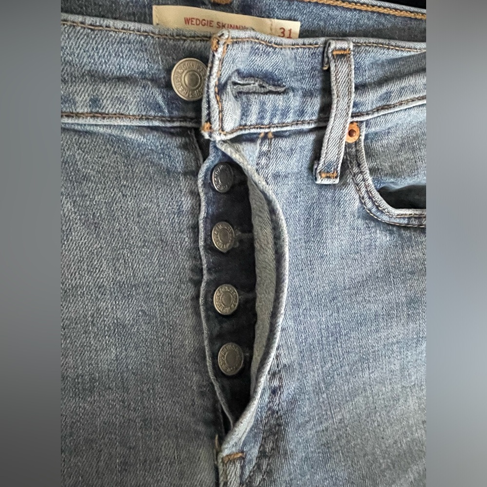 Levi’s Wedgie Skinny Buttonfly Jeans Size 31 - Picture 5 of 5